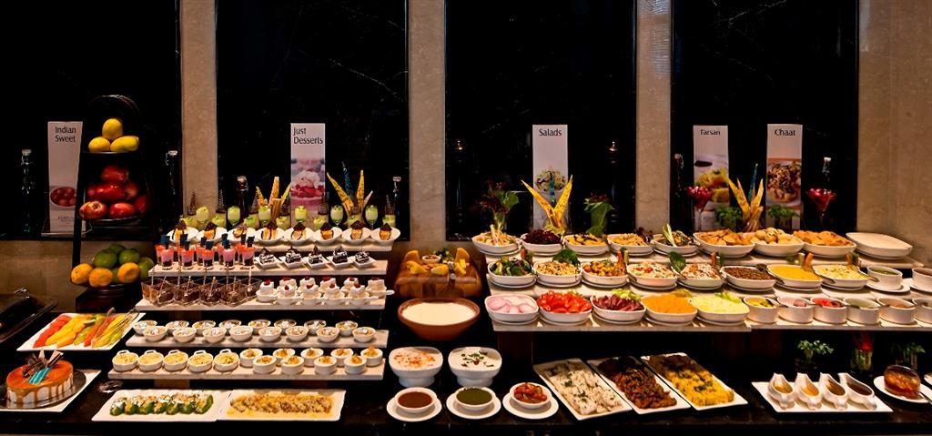 Fortune Jp Palace, Mysore - Member Itc Hotels' Group Restaurant billede A buffet at a hotel