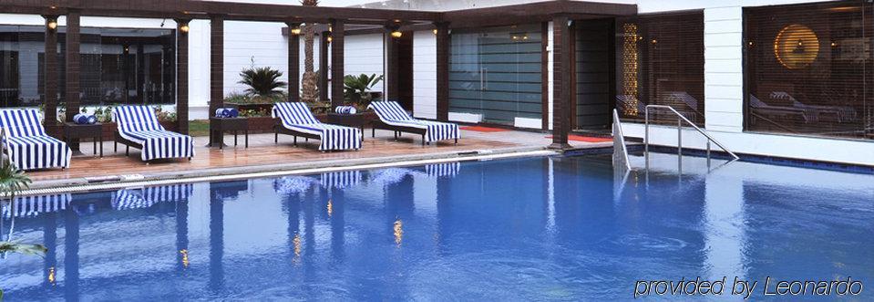 Fortune Jp Palace, Mysore - Member Itc Hotels' Group Faciliteter billede The pool at the Taj Bengal